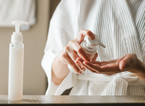 Skincare and wellness are also good niches in dropshipping.
